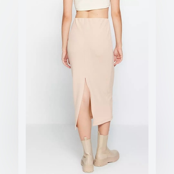 ASOS Elastic Waist Midi Knit Skirt Peach Size 12 - Picture 2 of 7